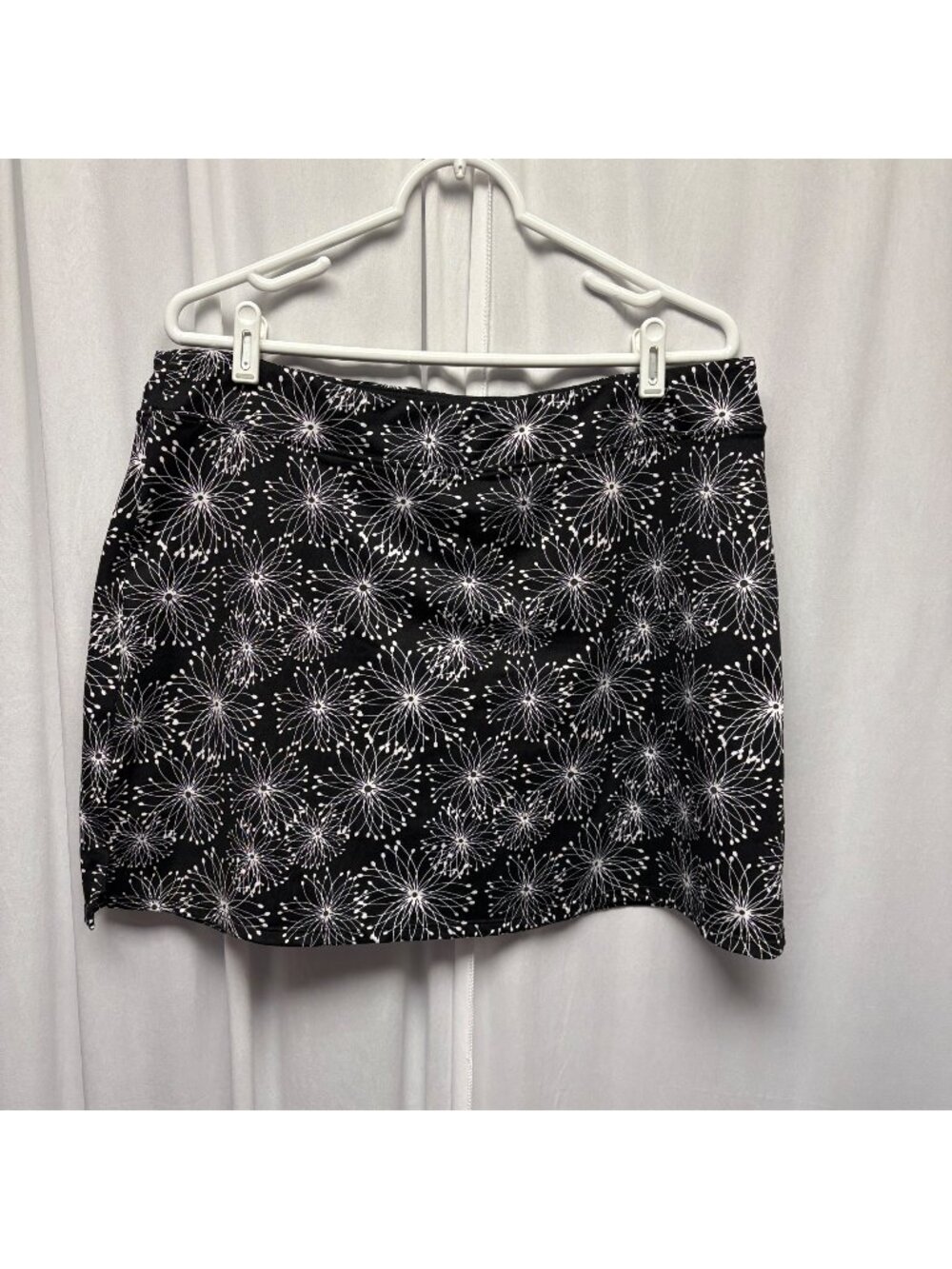 Tranquility Skort Womens Size XXL Black White Athletic Golf Skirt Shorts